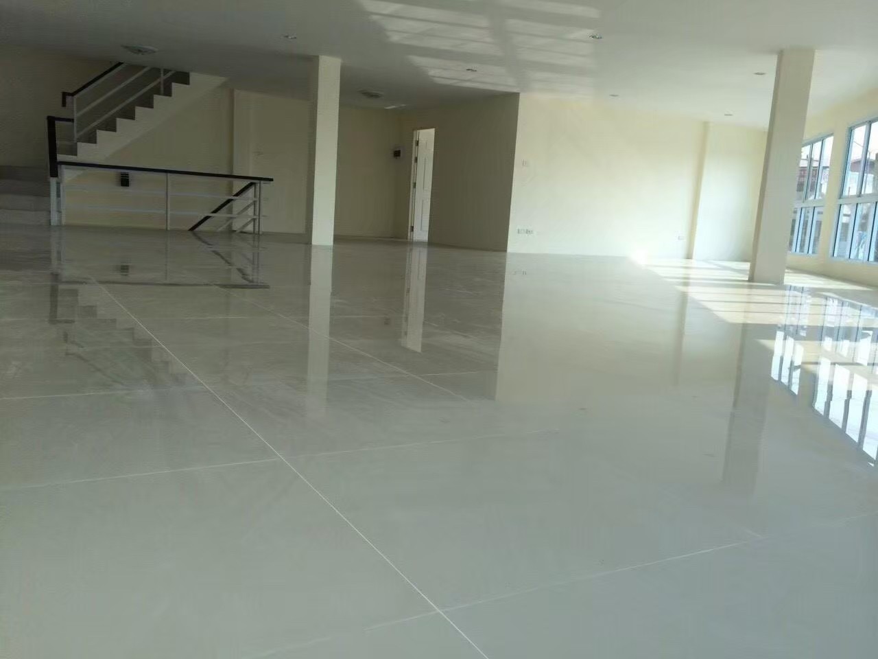 อาคารพาณิชย์สามชั้น 2 คูหา 